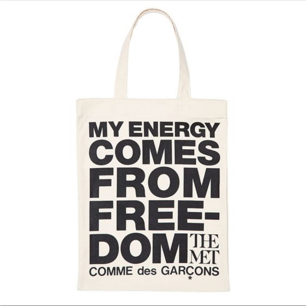 COMME des GARÇONS x The Met Cream Graphic Tote - "My Energy Comes From Freedom"